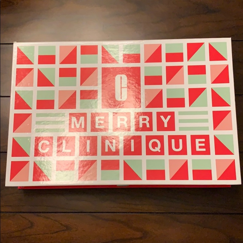 NWT Clinique Festive Favorites Gift Set